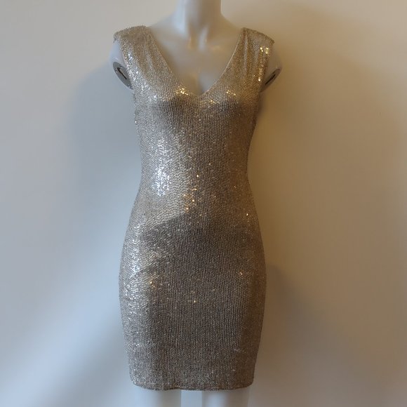 Alice + Olivia Dresses & Skirts - ALICE + OLIVIA SEQUIN BEADED V-NECK SHEATH DRESS 4